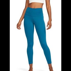 Nike yoga Small